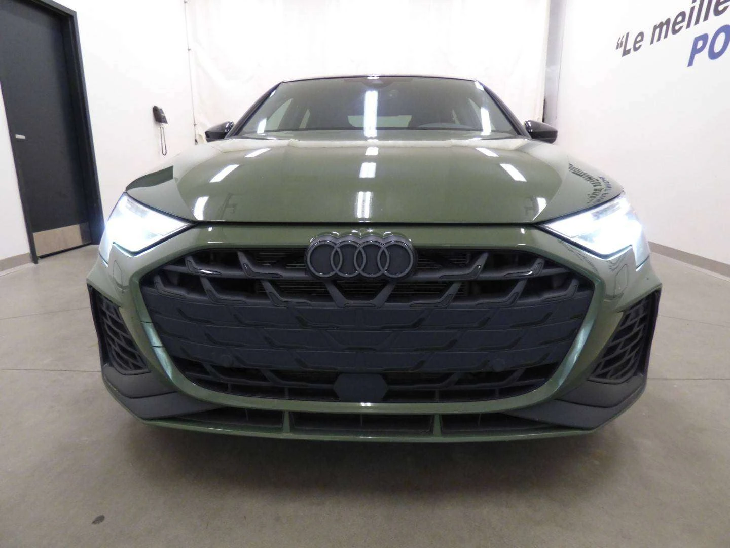 Audi S3 PROGRESSIV / DISTRONIC / MATRIX / SONOS / ЦЕНА ДО , снимка 3 - Автомобили и джипове - 55009611