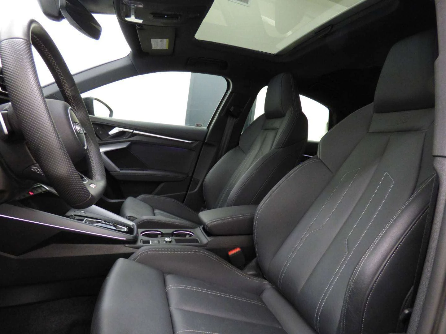 Audi S3 PROGRESSIV / DISTRONIC / MATRIX / SONOS / ЦЕНА ДО , снимка 15 - Автомобили и джипове - 55009611