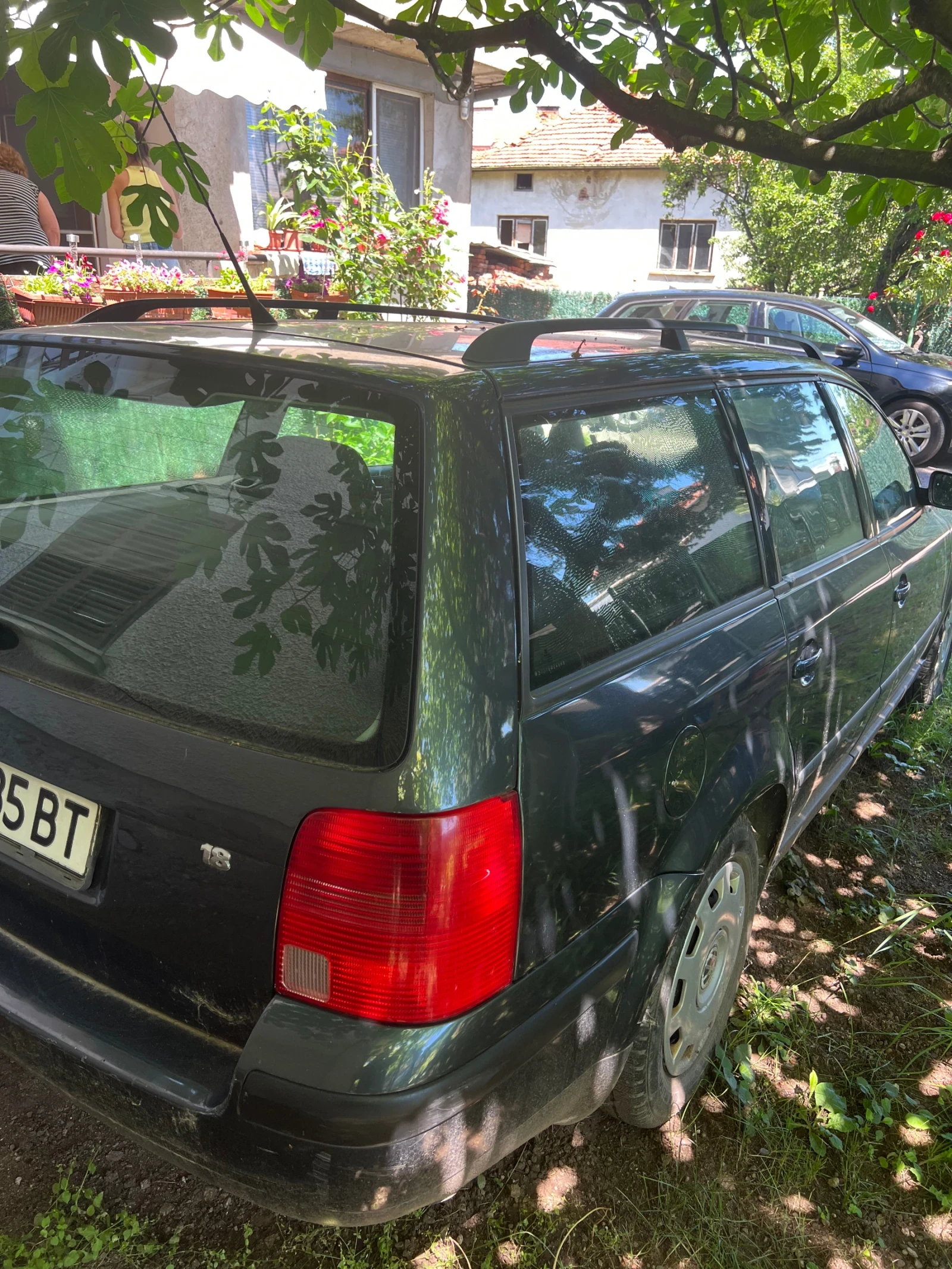 VW Passat Комби, снимка 12 - Автомобили и джипове - 55420545