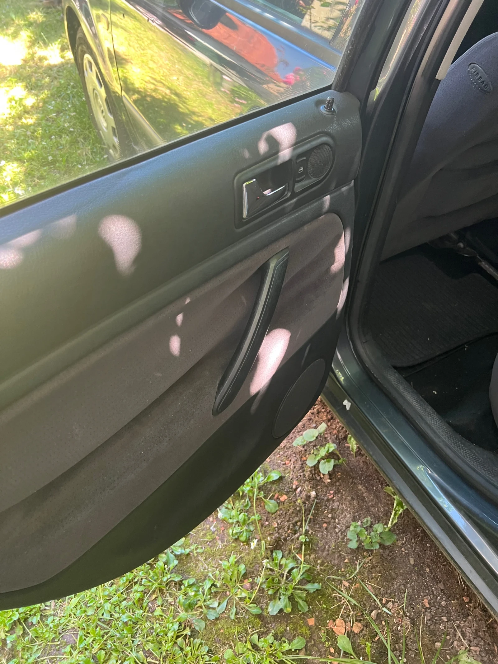 VW Passat Комби, снимка 17 - Автомобили и джипове - 55420545