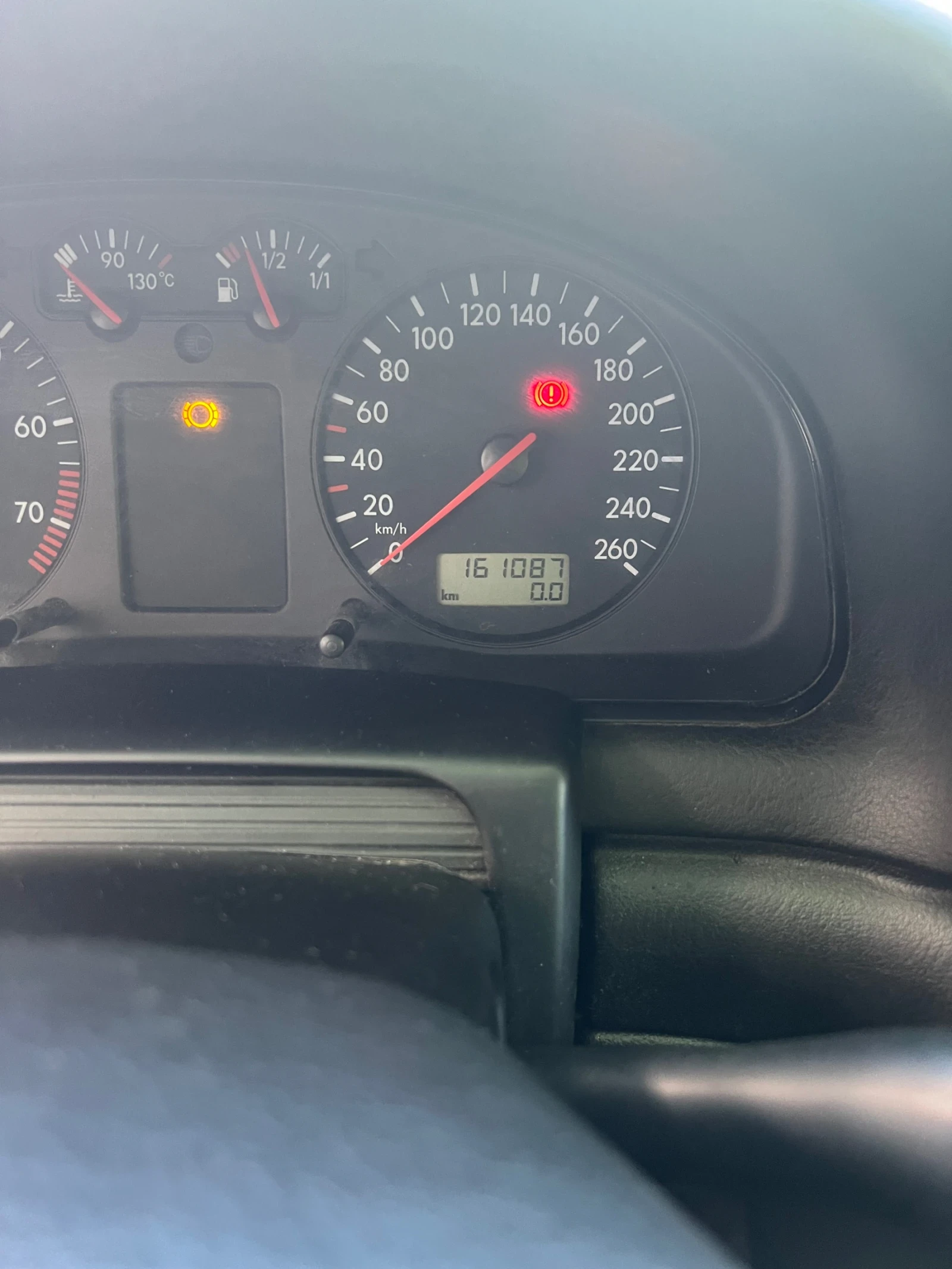 VW Passat Комби, снимка 13 - Автомобили и джипове - 55420545