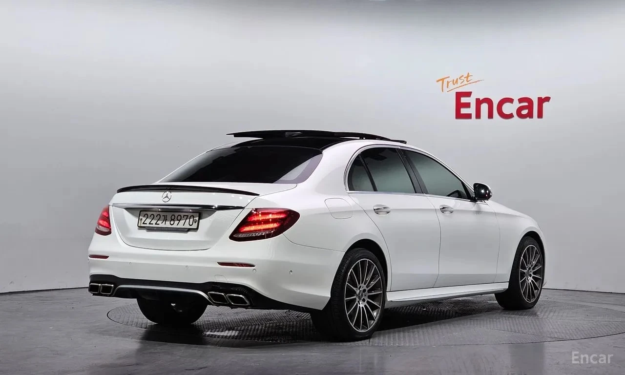 Mercedes-Benz E 350 * FULL DIGITAL * BURMESTER * HUD * ОБДУХВАНЕ, снимка 2 - Автомобили и джипове - 55990095