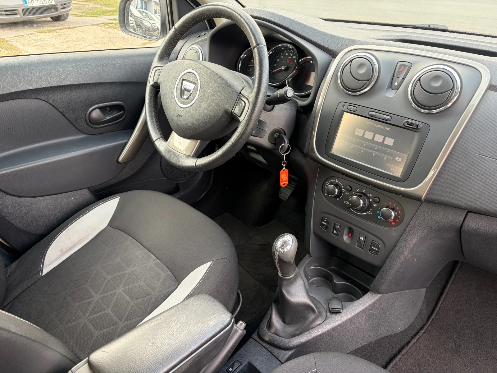 Dacia Sandero Stepway, снимка 10 - Автомобили и джипове - 56289670