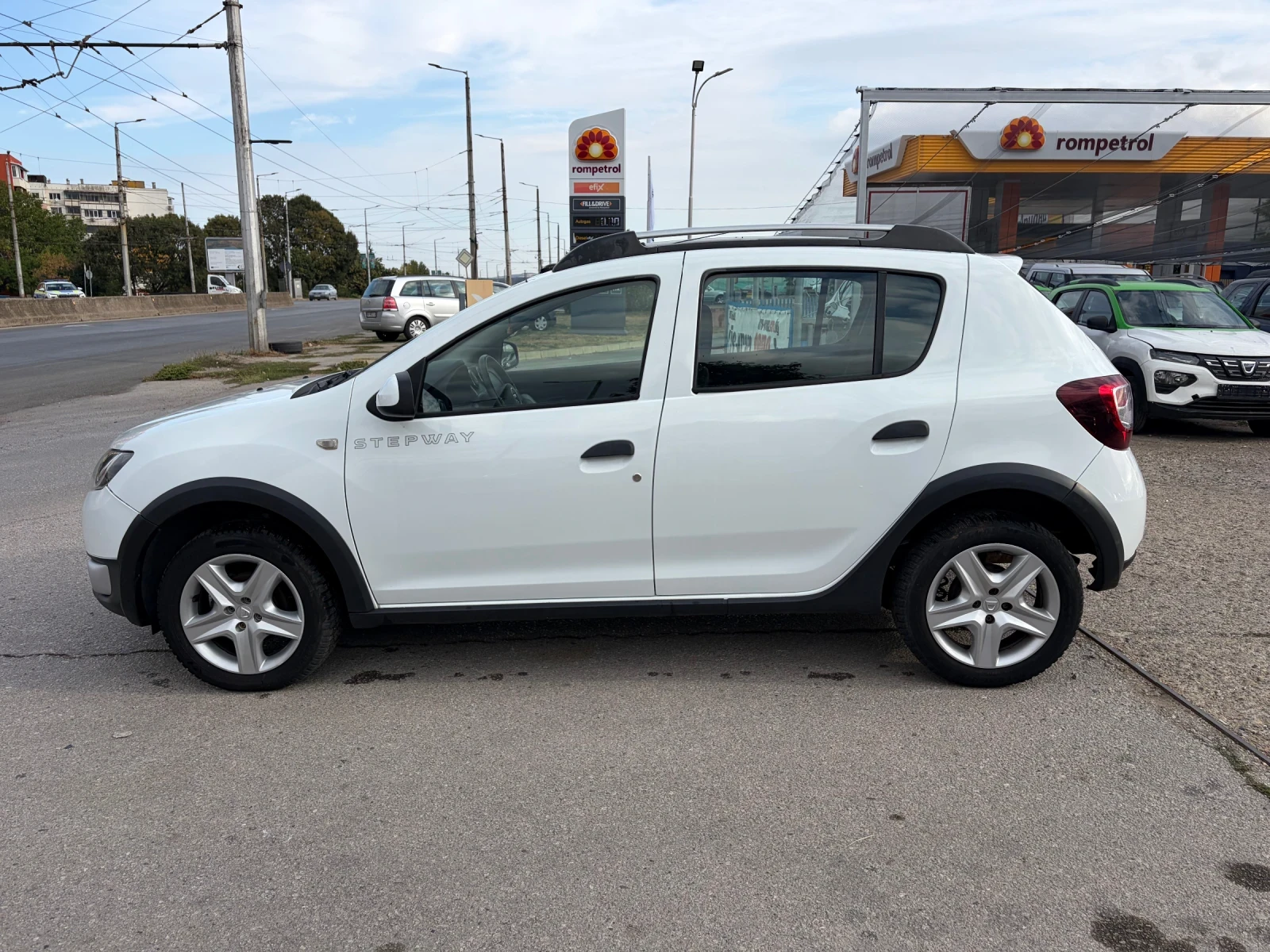 Dacia Sandero Stepway, снимка 8 - Автомобили и джипове - 56289670