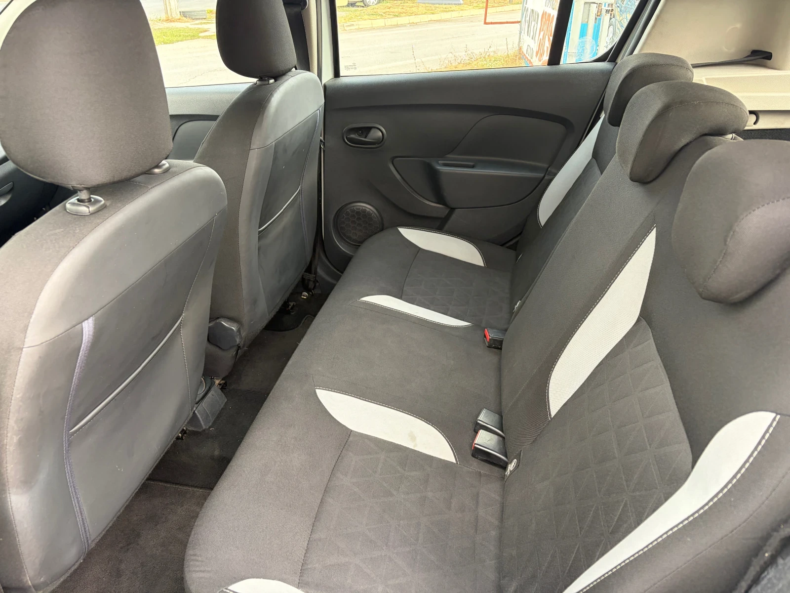 Dacia Sandero Stepway, снимка 13 - Автомобили и джипове - 56289670