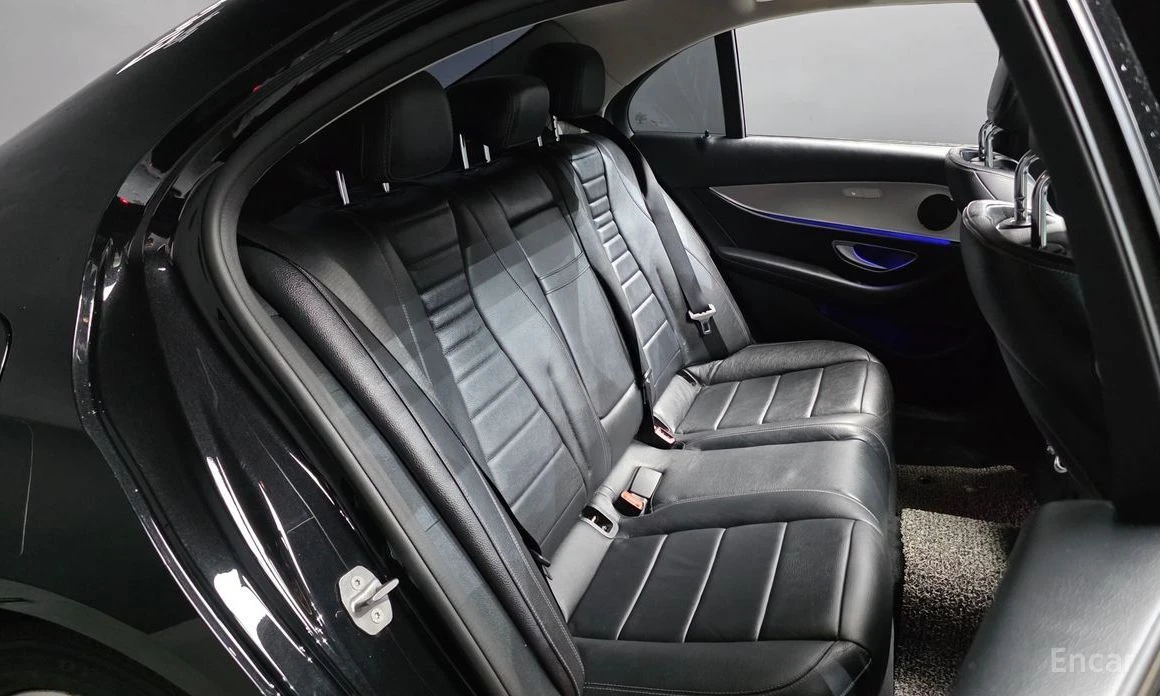 Mercedes-Benz E 220, снимка 12 - Автомобили и джипове - 56576175