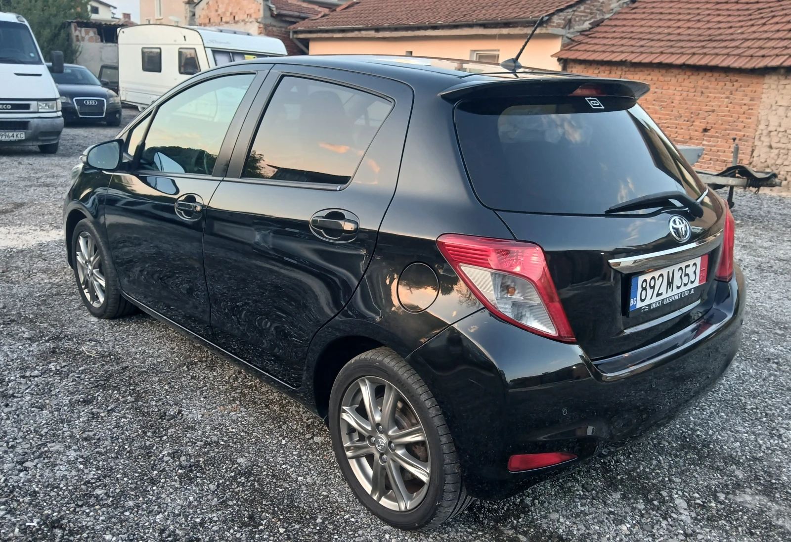 Toyota Yaris 1.4/D4D, снимка 4 - Автомобили и джипове - 56631755