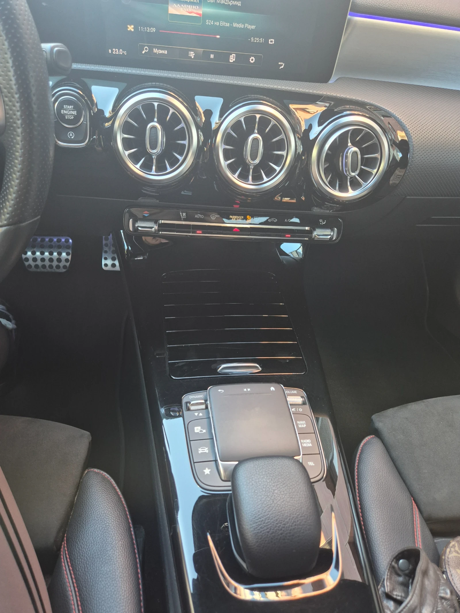 Mercedes-Benz CLA 180 AMG, снимка 9 - Автомобили и джипове - 56646869