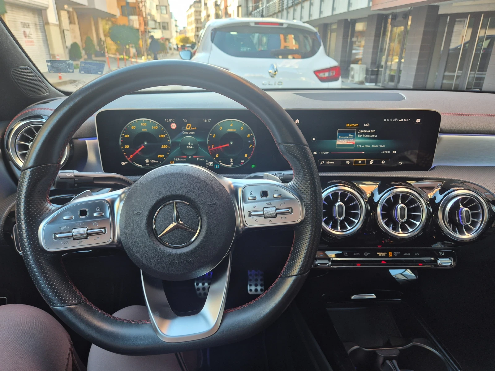 Mercedes-Benz CLA 180 AMG, снимка 10 - Автомобили и джипове - 56646869
