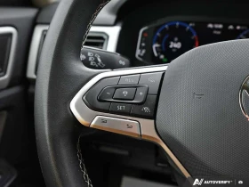 VW Atlas * ExeclineV6, HEATED / COOLED SEATS, SUNROOF, POWE, снимка 14 - Автомобили и джипове - 53685123