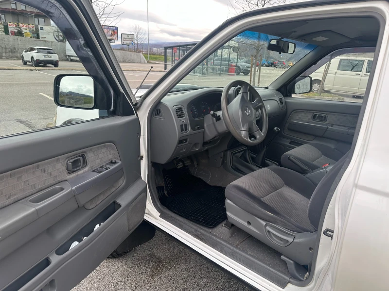 Nissan NP300, снимка 3 - Автомобили и джипове - 53247241