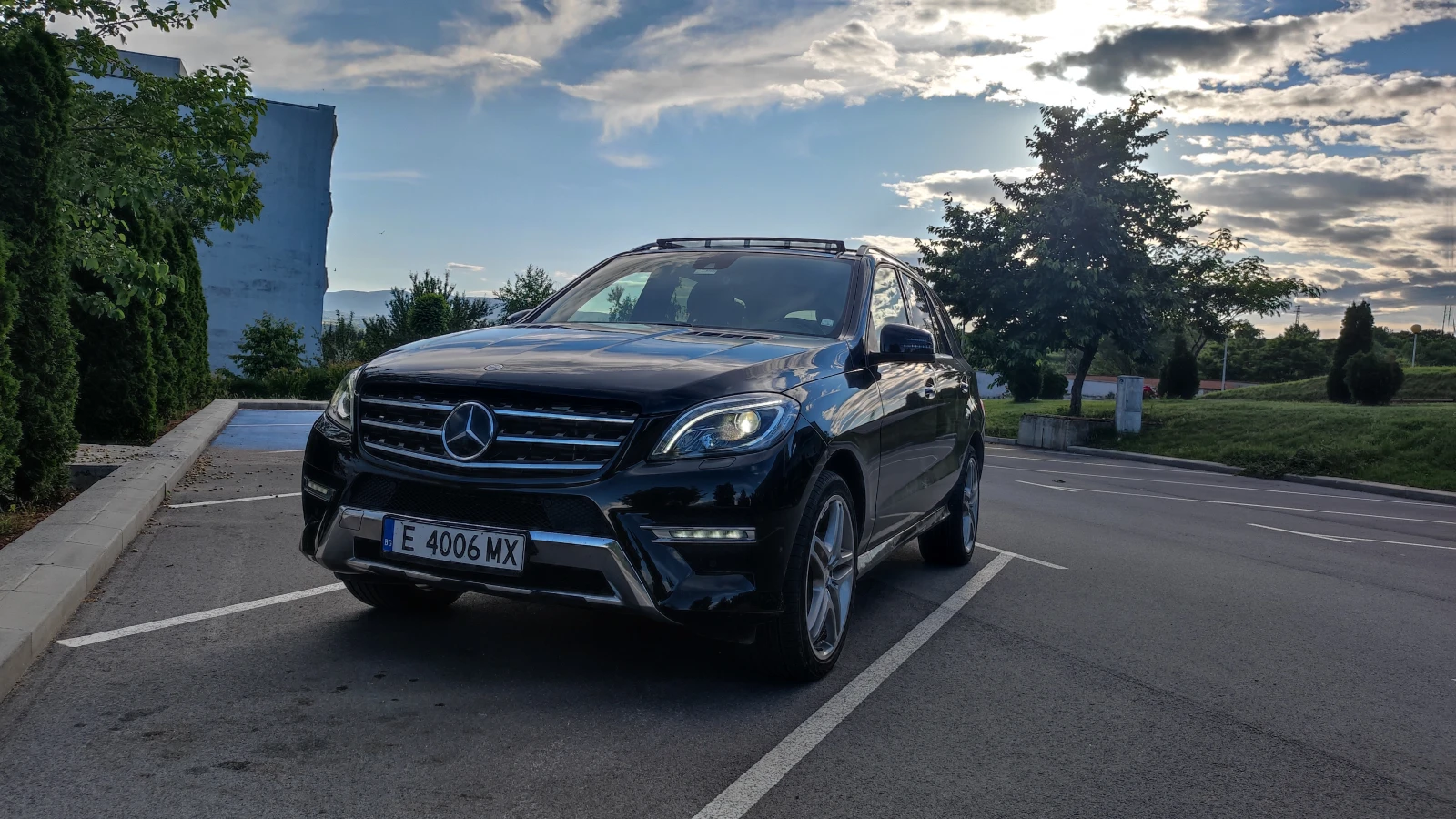 Mercedes-Benz ML 350 * DESIGNO* 3xTV/DVD* ОБДУХВАНЕ* DISTR* ПАНОРАМА* М - изображение 3