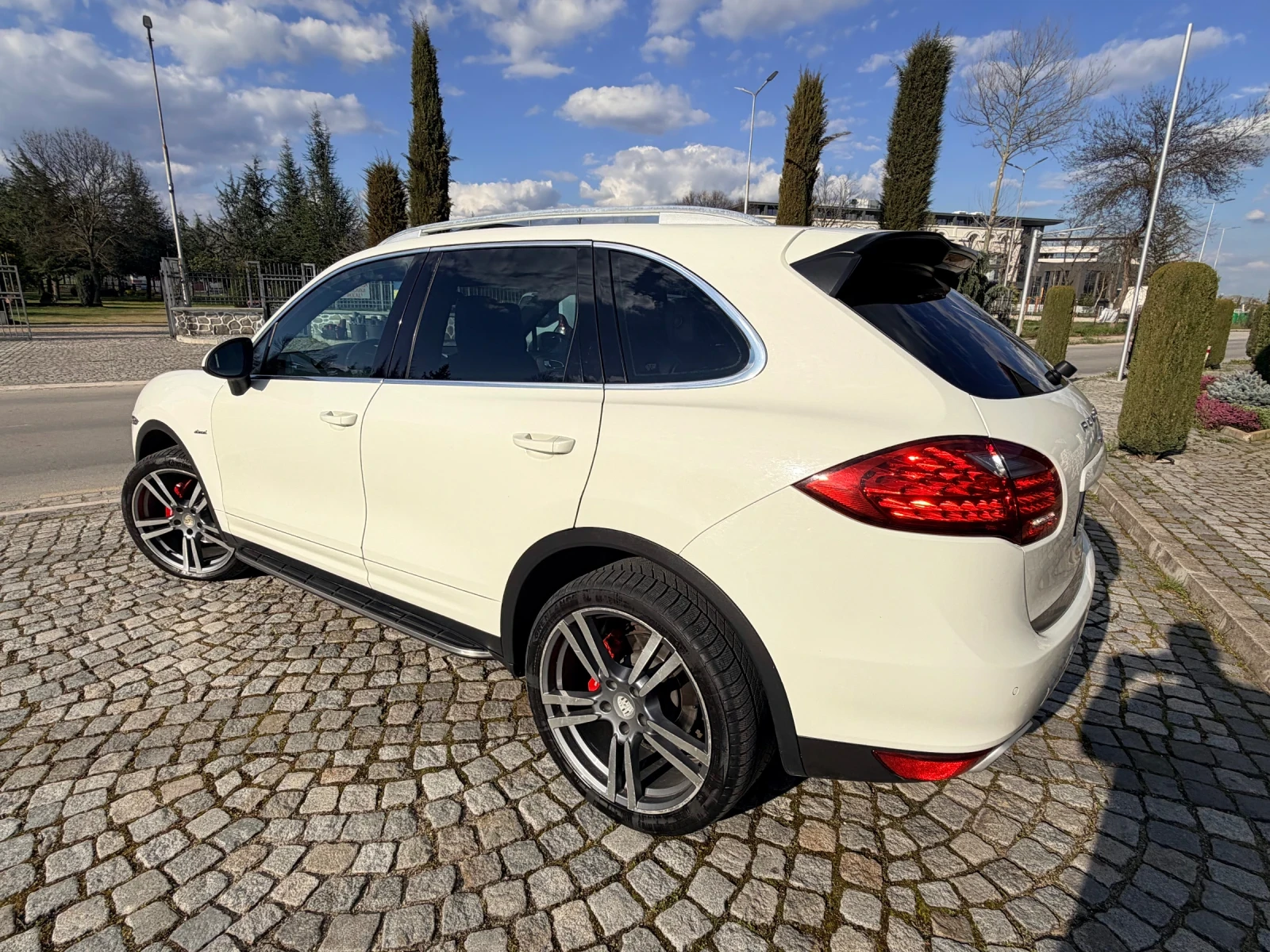 Porsche Cayenne 3.0 D, снимка 3 - Автомобили и джипове - 54103808