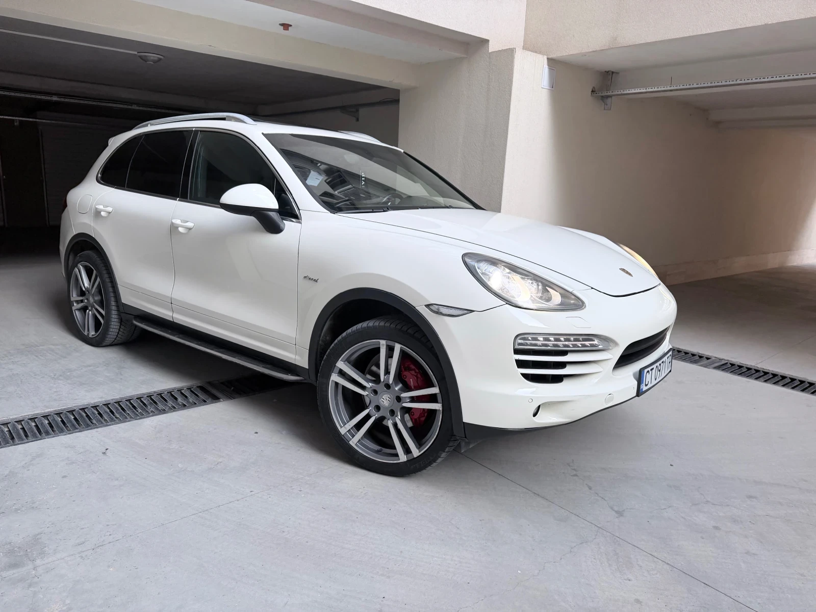 Porsche Cayenne 3.0 D, снимка 7 - Автомобили и джипове - 54103808