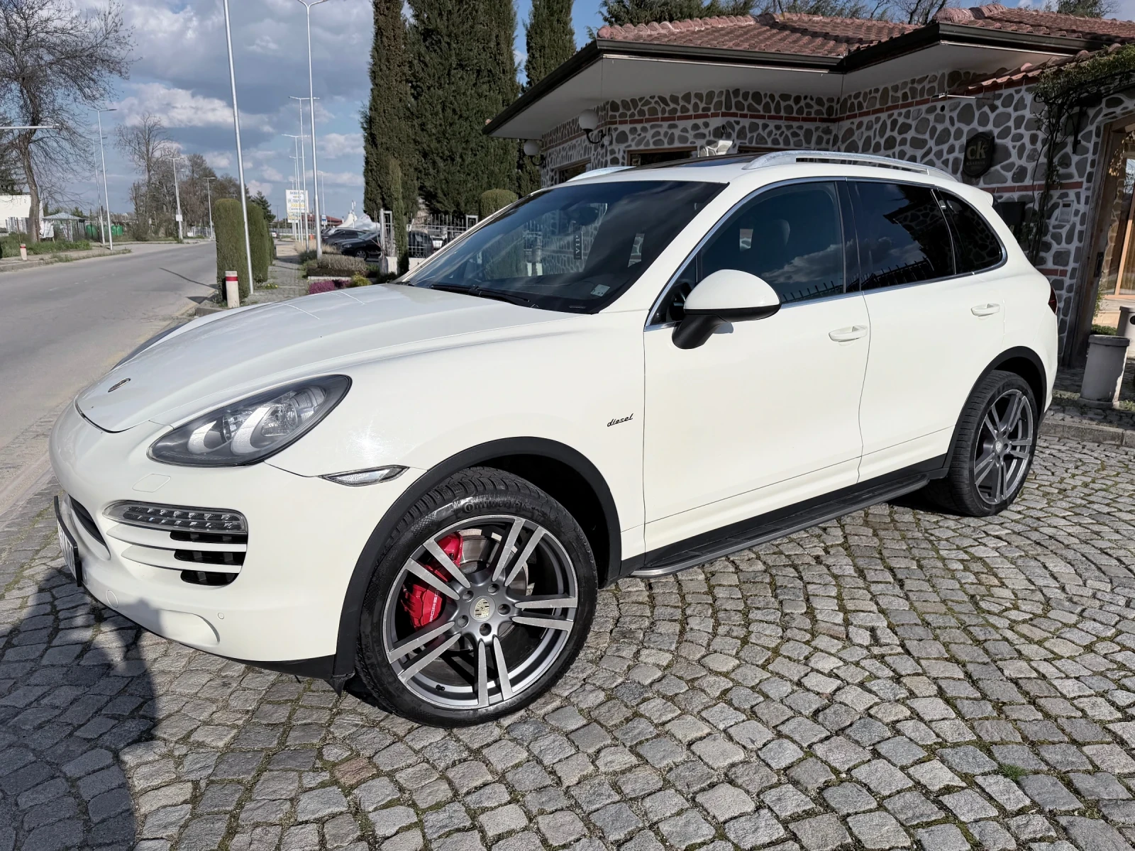 Porsche Cayenne 3.0 D, снимка 2 - Автомобили и джипове - 54103808