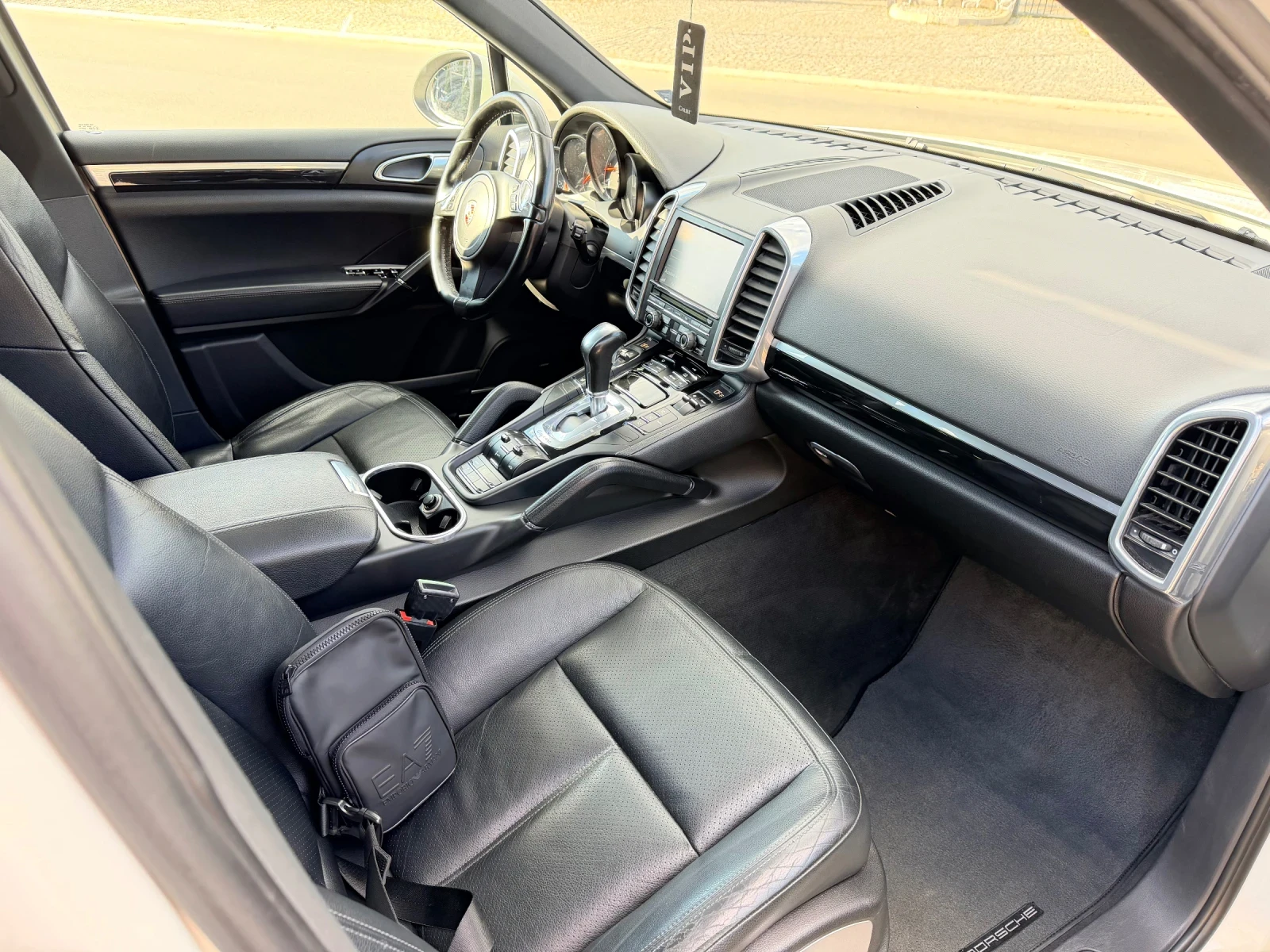 Porsche Cayenne 3.0 D, снимка 12 - Автомобили и джипове - 54103808
