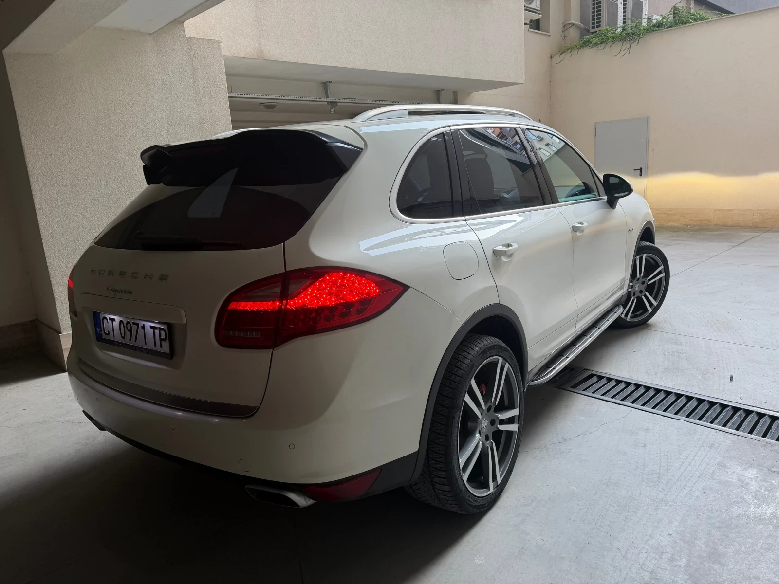 Porsche Cayenne 3.0 D, снимка 6 - Автомобили и джипове - 54103808