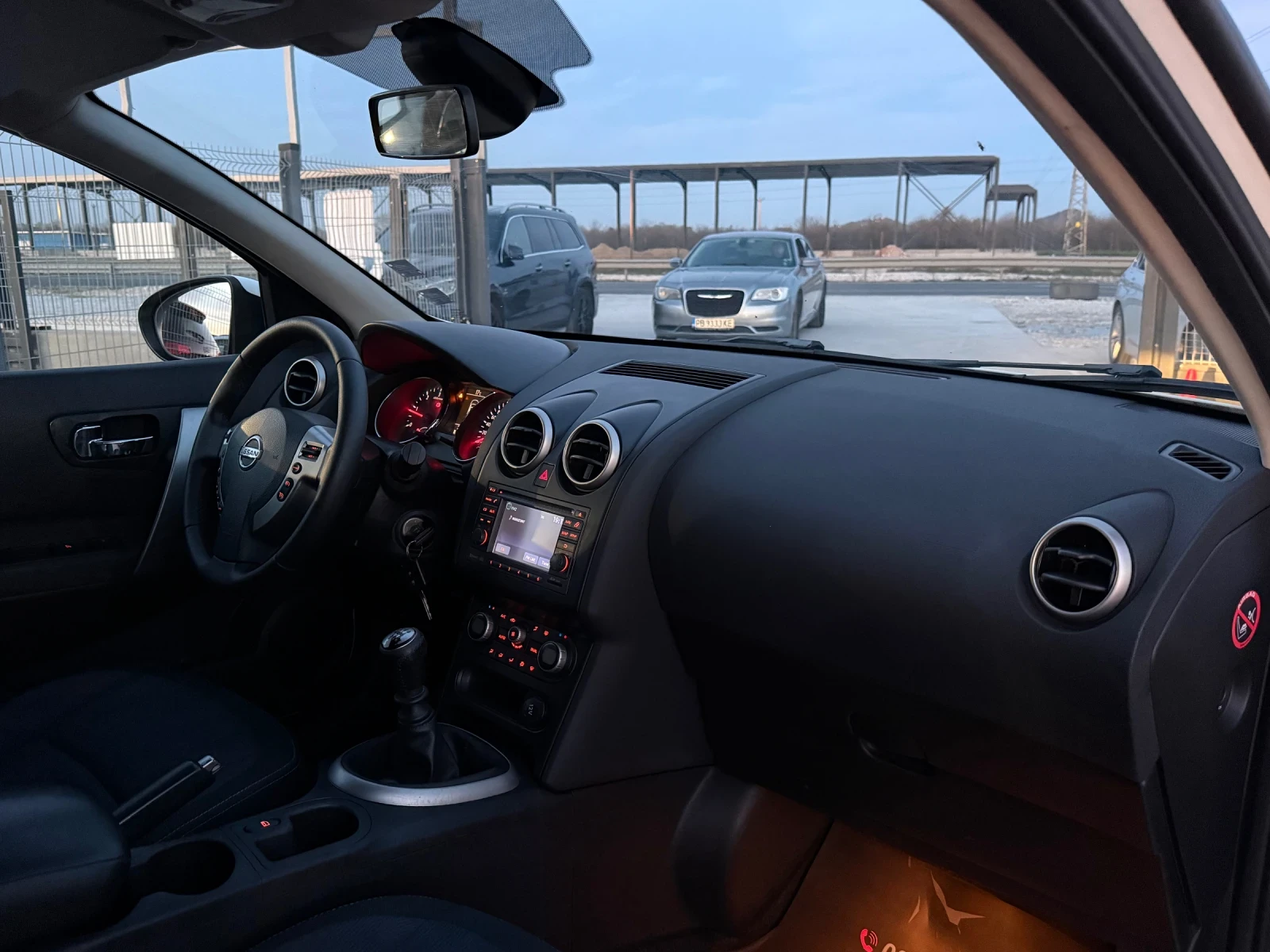 Nissan Qashqai 1.5D* 2011г* 4X4* 187.000КМ* НОВА* РЪЧКА* ТЕГЛИЧ* , снимка 12 - Автомобили и джипове - 54141577