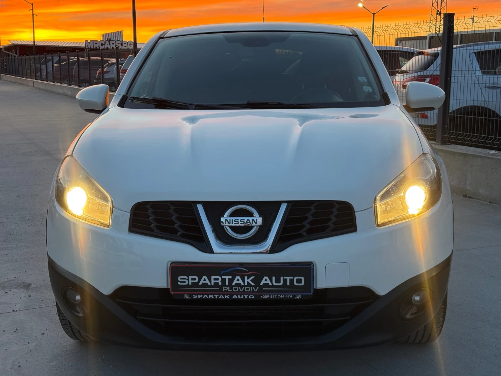 Nissan Qashqai 1.5D* 2011г* 4X4* 187.000КМ* НОВА* РЪЧКА* ТЕГЛИЧ* , снимка 2 - Автомобили и джипове - 54141577