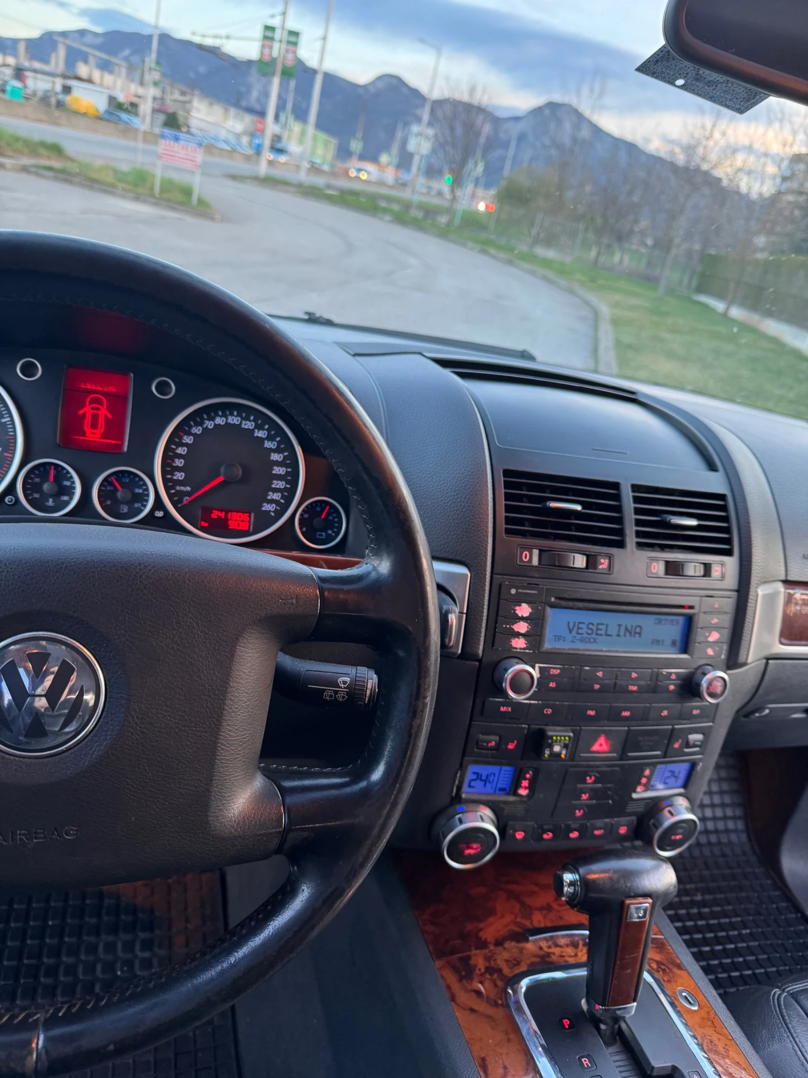 VW Touareg 3.2i LPG, снимка 10 - Автомобили и джипове - 55879333