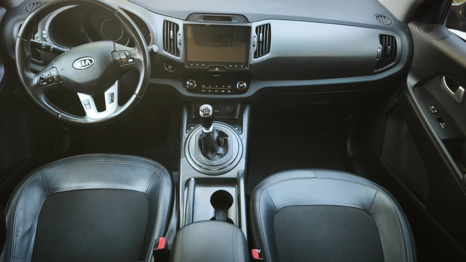 Kia Sportage, снимка 4 - Автомобили и джипове - 55980939