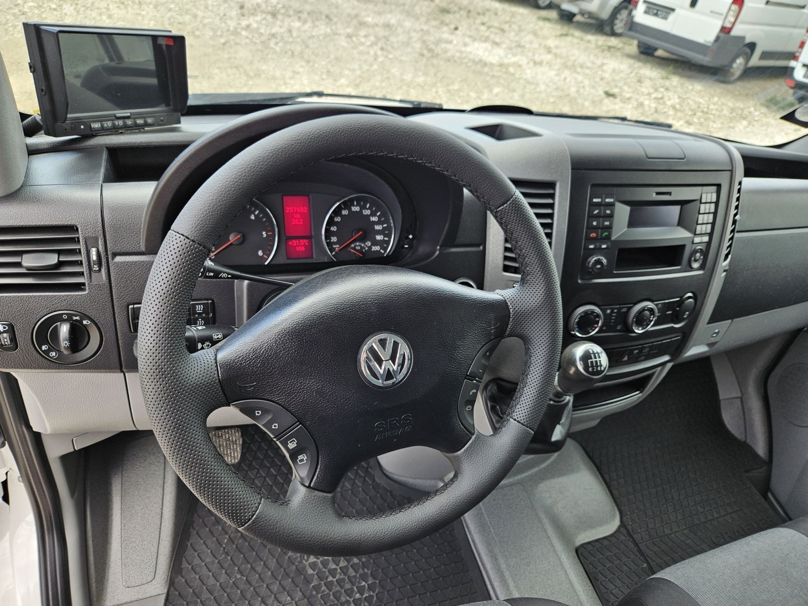 VW Crafter МАКСИ, КЛИМАТИК, ЕВРО 6 - изображение 10