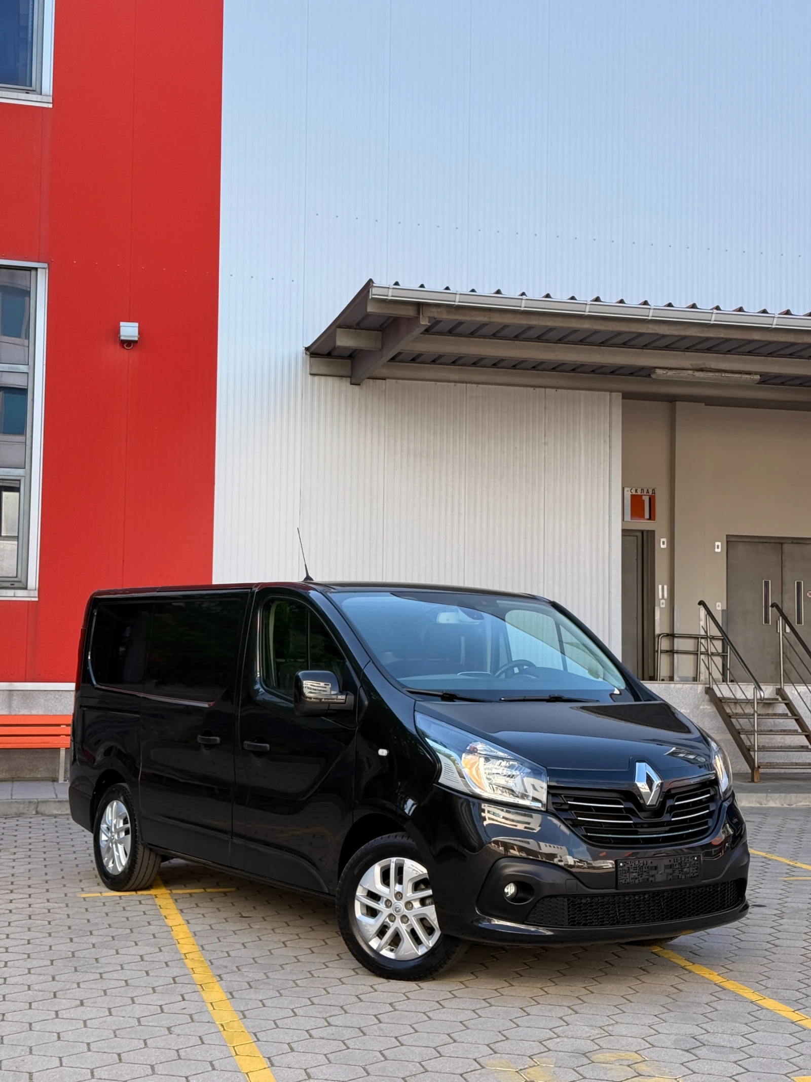 Renault Trafic 1.6DCI* NAVI* КАМЕРА* KEYLESS* , снимка 14 - Бусове и автобуси - 54441648