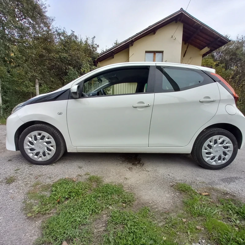 Toyota Aygo 1.0 vvti automatic камера , снимка 2 - Автомобили и джипове - 46497834