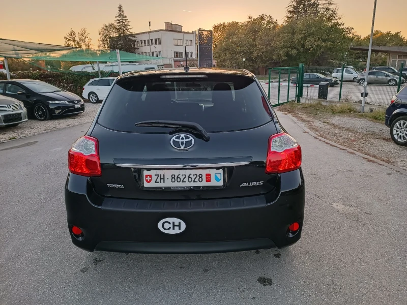 Toyota Auris 1.8i-147кс-ШВЕЙЦАРИЯ-РЪЧКА-6ск-FACELIFT, снимка 3 - Автомобили и джипове - 47668924