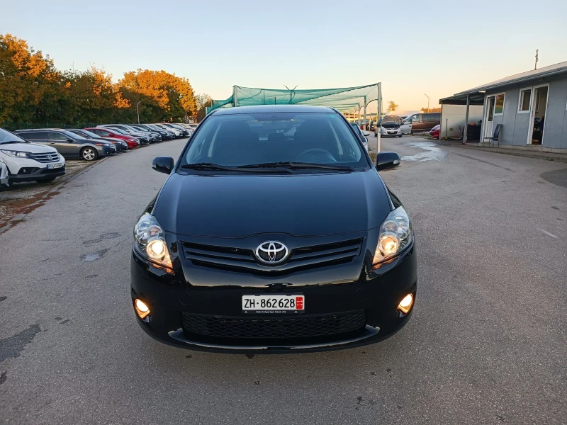 Toyota Auris 1.8i-147кс-ШВЕЙЦАРИЯ-РЪЧКА-6ск-FACELIFT, снимка 1 - Автомобили и джипове - 47668924