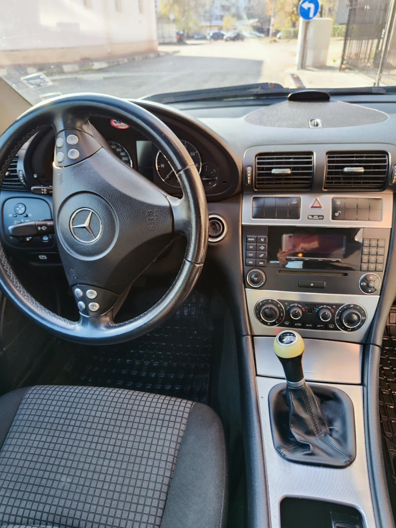 Mercedes-Benz C 200, снимка 8 - Автомобили и джипове - 47991583