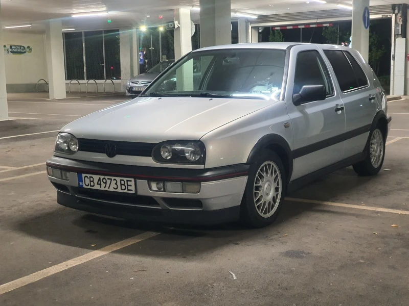 VW Golf 1.6 GT, снимка 11 - Автомобили и джипове - 48365186