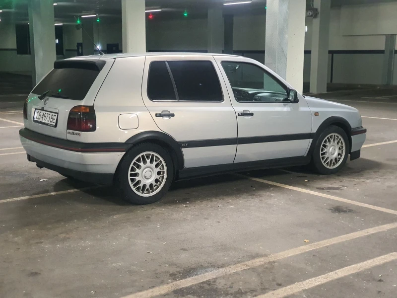 VW Golf 1.6 GT, снимка 5 - Автомобили и джипове - 48365186