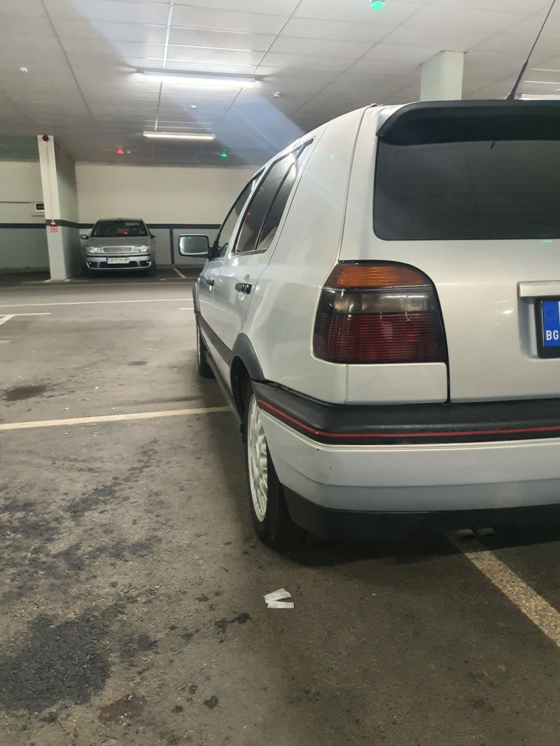 VW Golf 1.6 GT, снимка 8 - Автомобили и джипове - 48365186