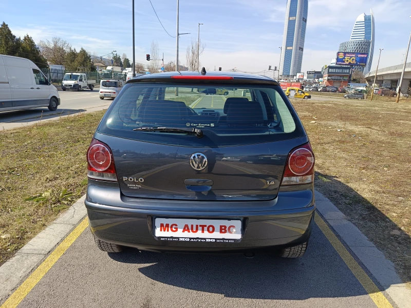 VW Polo 1.4i, снимка 8 - Автомобили и джипове - 49435323