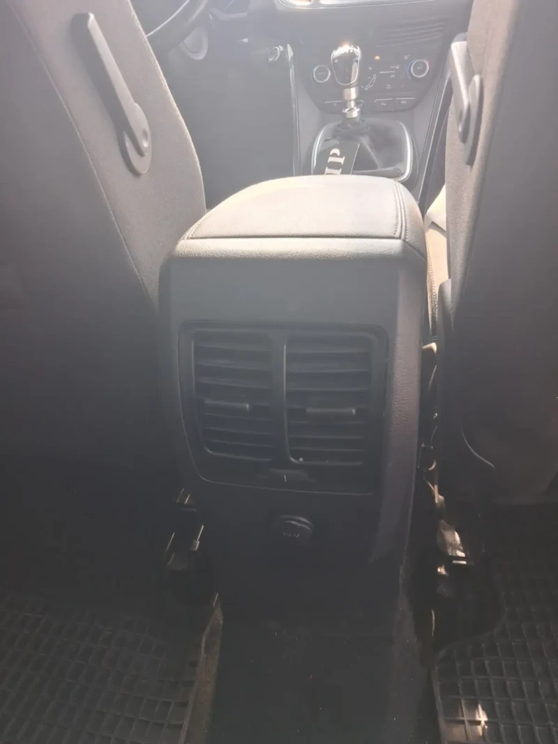 Ford Grand C-Max, снимка 16 - Автомобили и джипове - 50607077