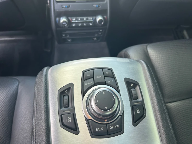 BMW 740 Xdrive M-Paket, снимка 10 - Автомобили и джипове - 52666728