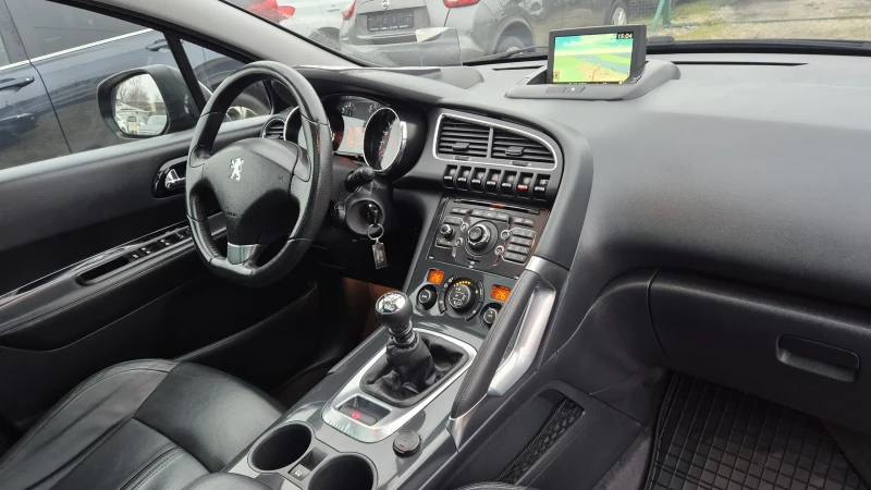 Peugeot 3008 2.0HDI ALLURE КОЖА ПАНОРАМА ДИСТРОНИК ВИДЕО , снимка 14 - Автомобили и джипове - 53213582