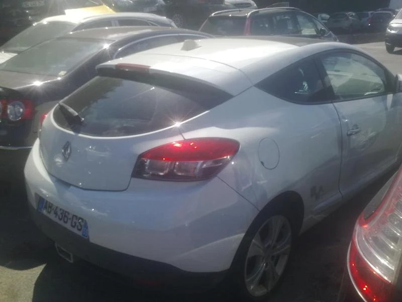 Renault Megane Coupe 1.5DCi, снимка 4 - Автомобили и джипове - 32904411