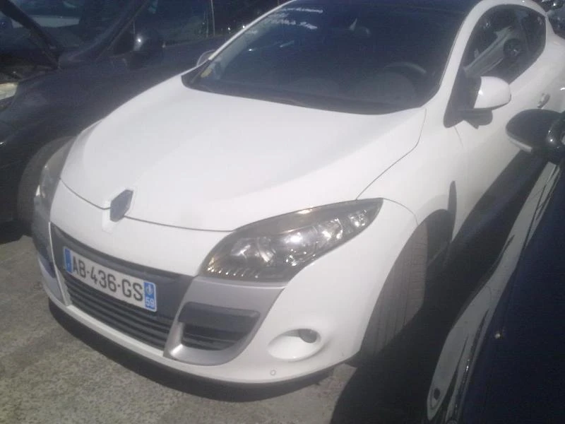 Renault Megane Coupe 1.5DCi, снимка 1 - Автомобили и джипове - 32904411