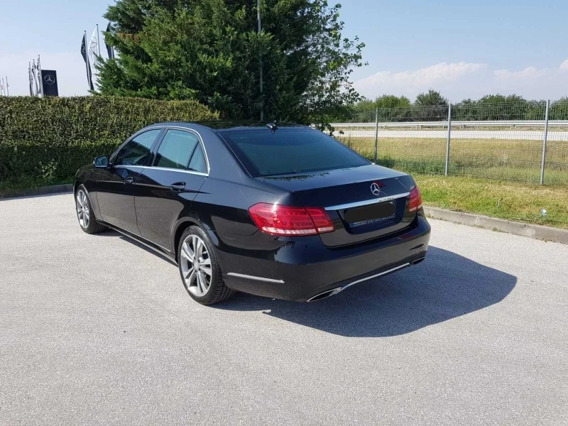 Mercedes-Benz E 220, снимка 2 - Автомобили и джипове - 54584399