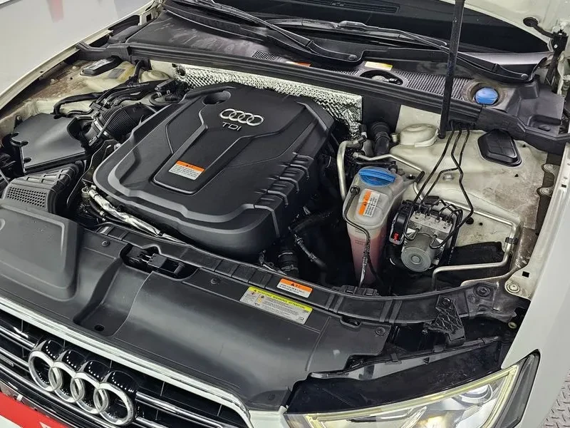 Audi A5 2.0 TDI Quattro, снимка 6 - Автомобили и джипове - 55032095