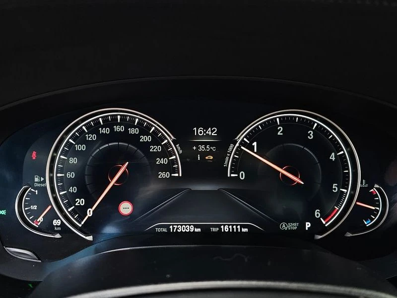 BMW 520 520d xDrive M Sport Package Plus| 190к.с.| ВКЛ.ТЕХ, снимка 8 - Автомобили и джипове - 55217456