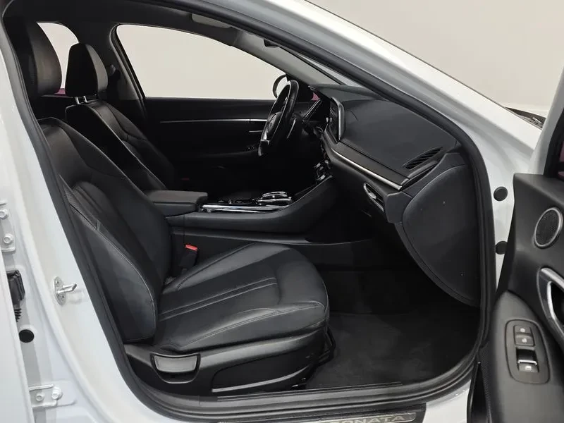 Hyundai Sonata 2.0 Premium, снимка 11 - Автомобили и джипове - 55803384