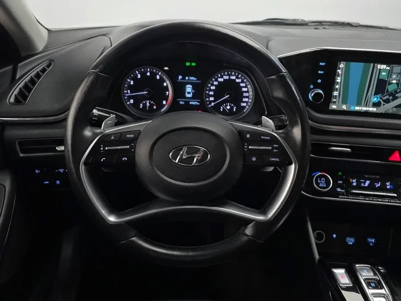 Hyundai Sonata 2.0 Premium, снимка 13 - Автомобили и джипове - 55803384