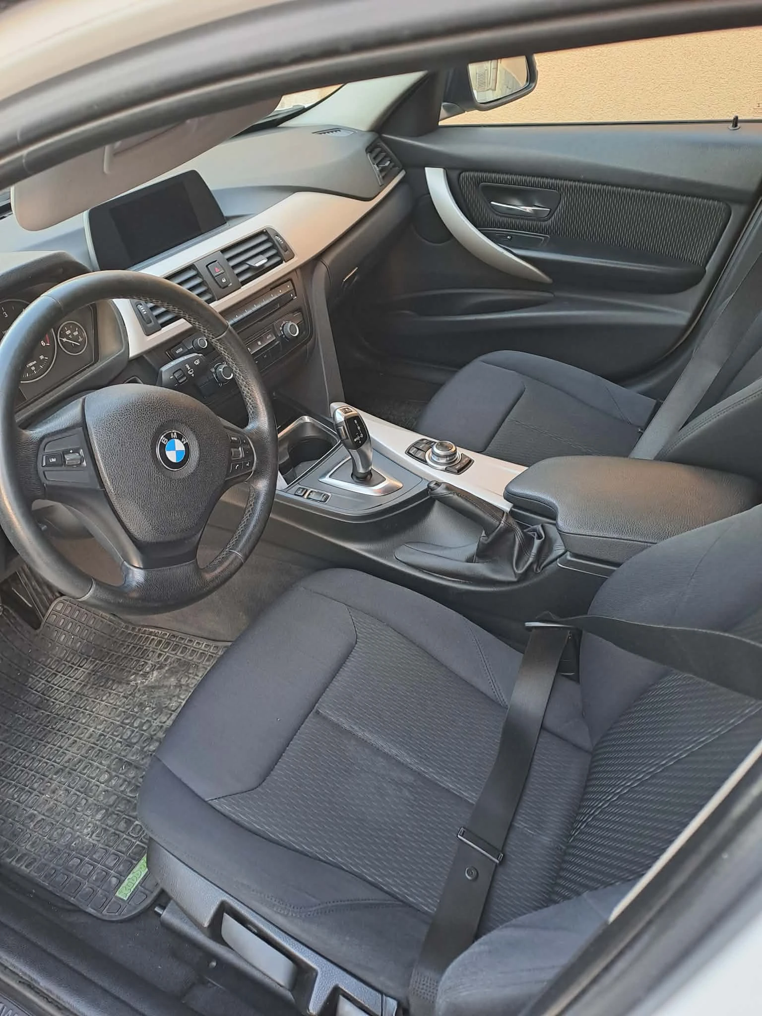 BMW 318 AVTOMATIK, снимка 6 - Автомобили и джипове - 53346267