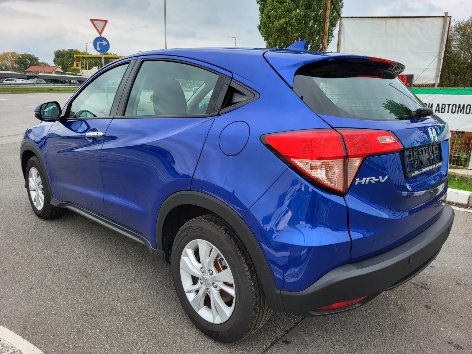 Honda Hr-v 1.6 i-DTEC EURO 6B 132612 KM НОВ ВНОС ИТАЛИЯ - изображение 7