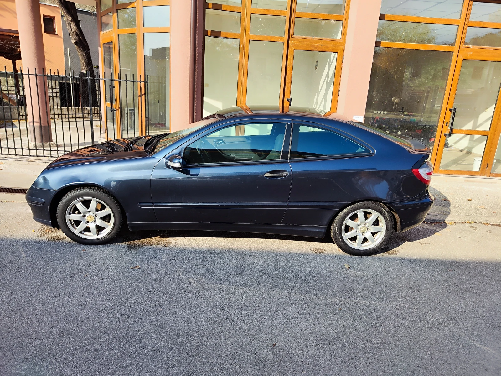 Mercedes-Benz C 200  - изображение 2