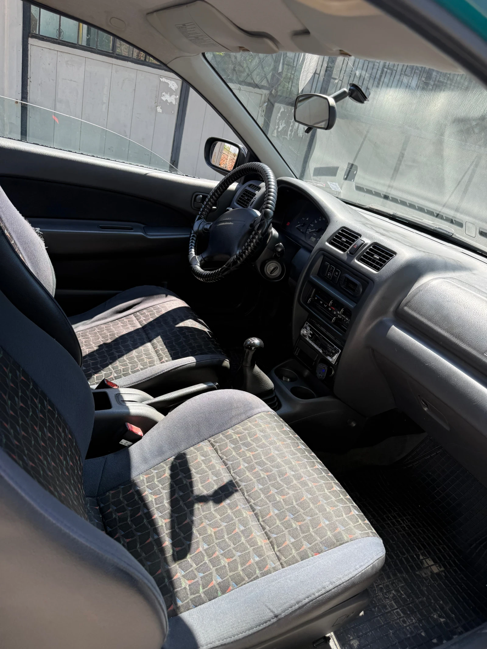 Mazda 323 1.3 - изображение 5
