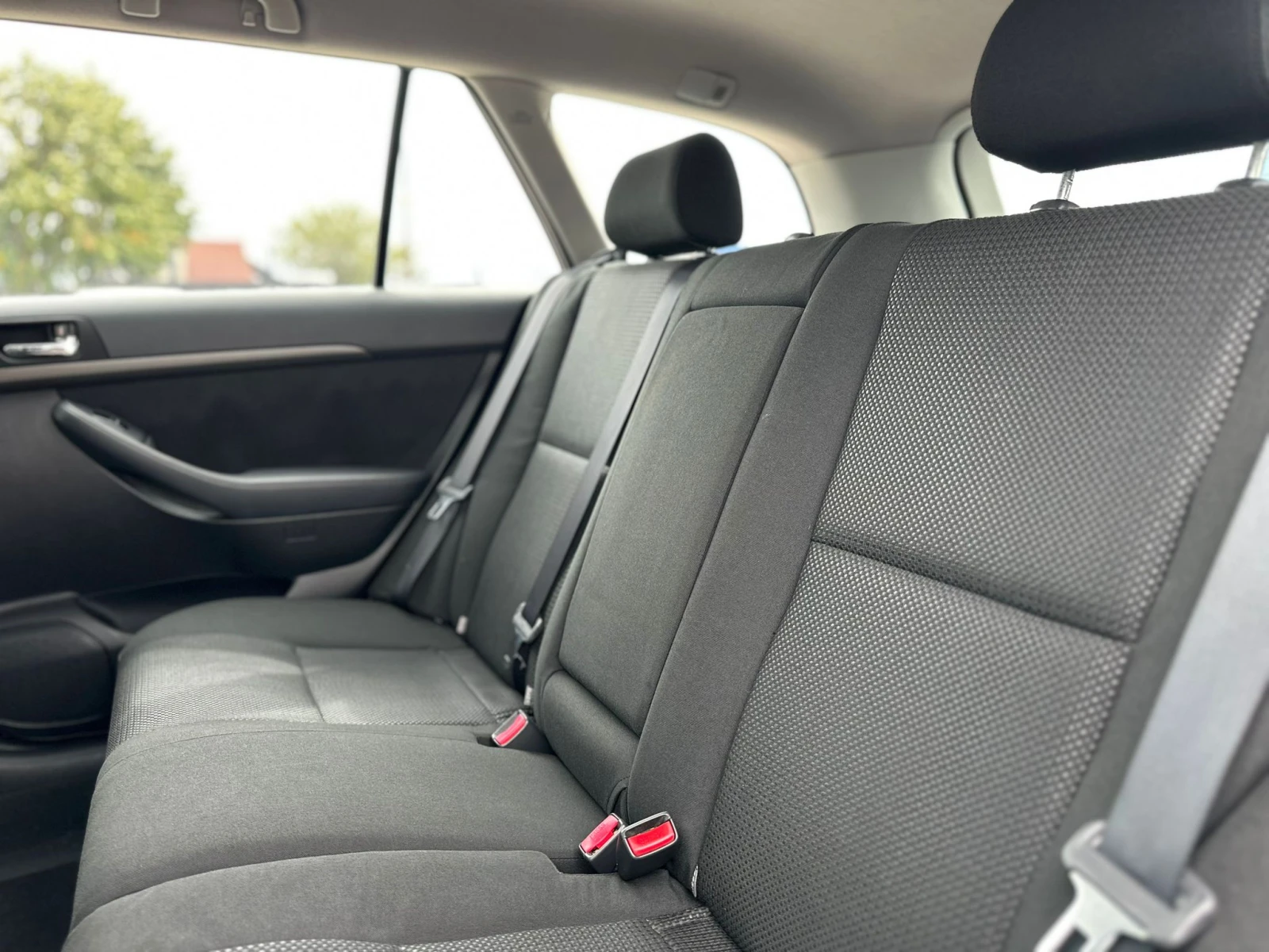 Toyota Avensis / 2.0D / 116 HP / 83000 KM / TOP / - изображение 10